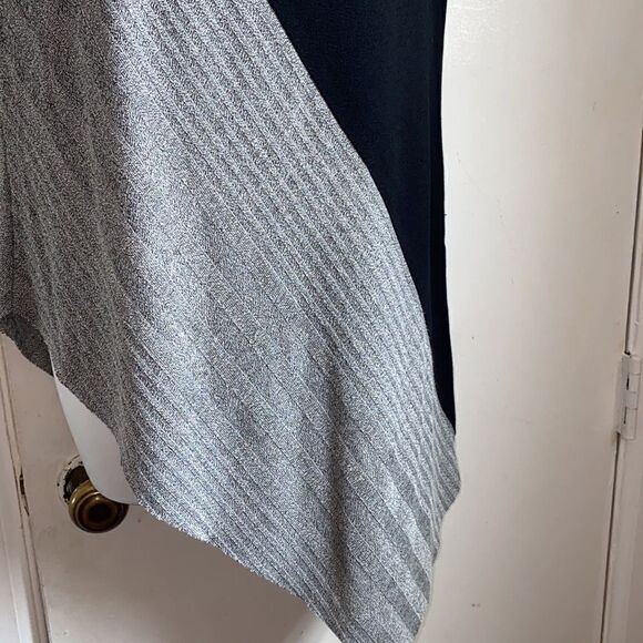 BAR III Asymmetrical Color Block Cap Sleeve Top-S - Picture 4 of 7